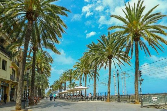 Casabala - Near The Beach And Barcelona Center Badalona Bagian luar foto