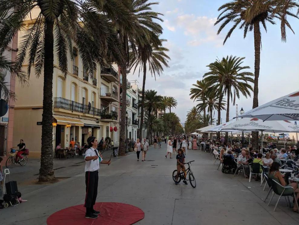Casabala - Near The Beach And Barcelona Center Badalona Bagian luar foto